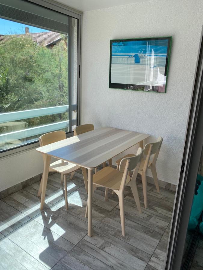 Spacieux Studio Sur Le Port De Hyeres Exterior photo