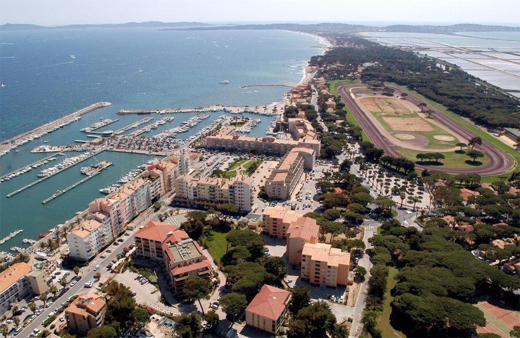 Spacieux Studio Sur Le Port De Hyeres Exterior photo